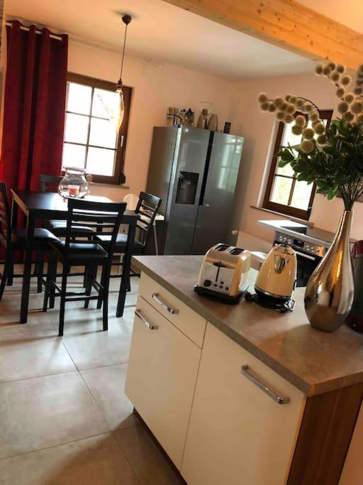 Willkommen Im Casa Felice, Der Wohlfuehl Oase Mit Balkon, 4 Betten Und Homeoffice Platz Aidlingen Extérieur photo